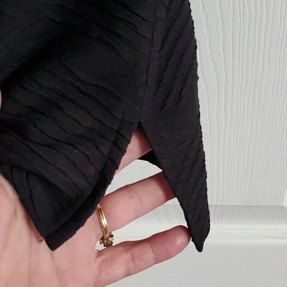 Bon Worth Women's Black Textured Crew Neck Short Sleeve Top Size Large - Picture 3 of 10